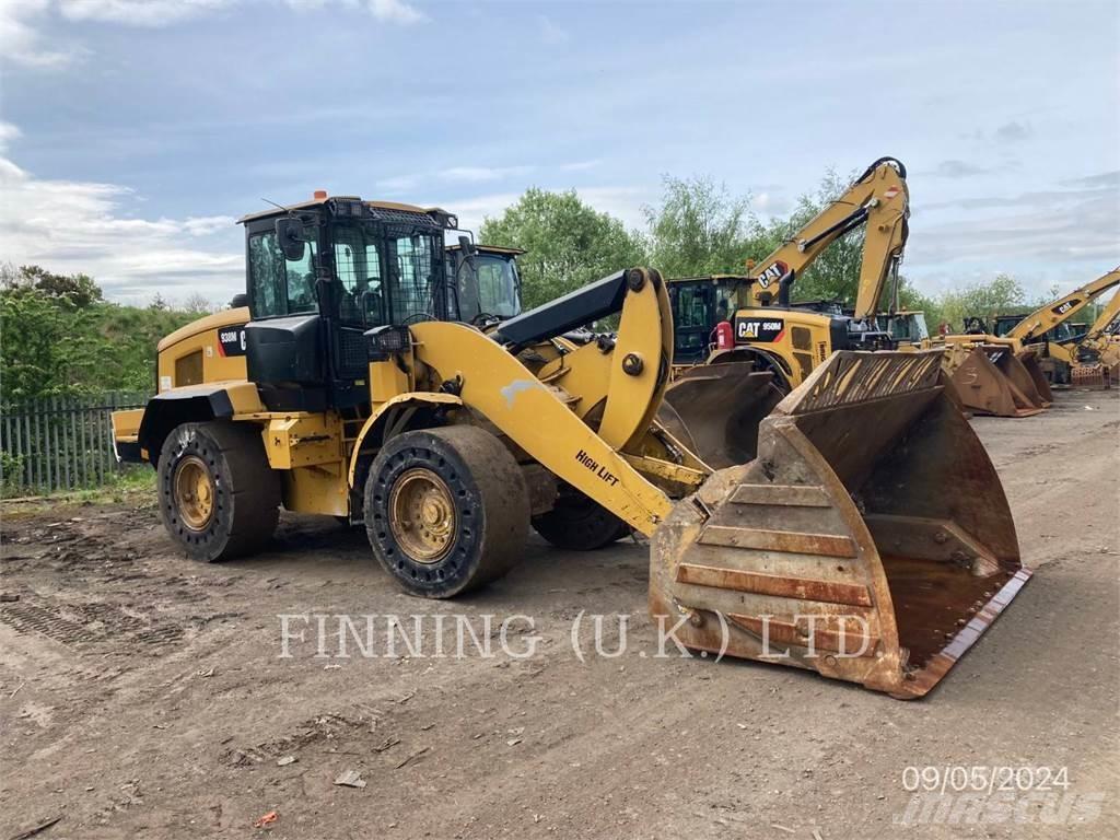 CAT 938M Kolesové nakladače