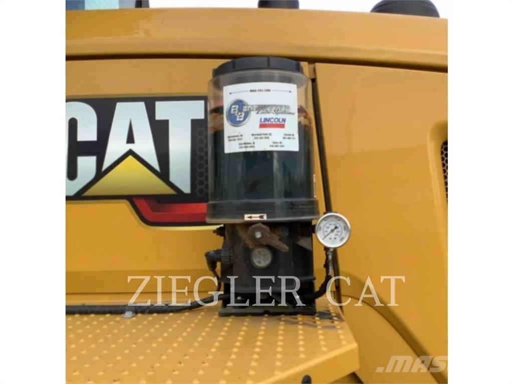 CAT 938M Kolesové nakladače