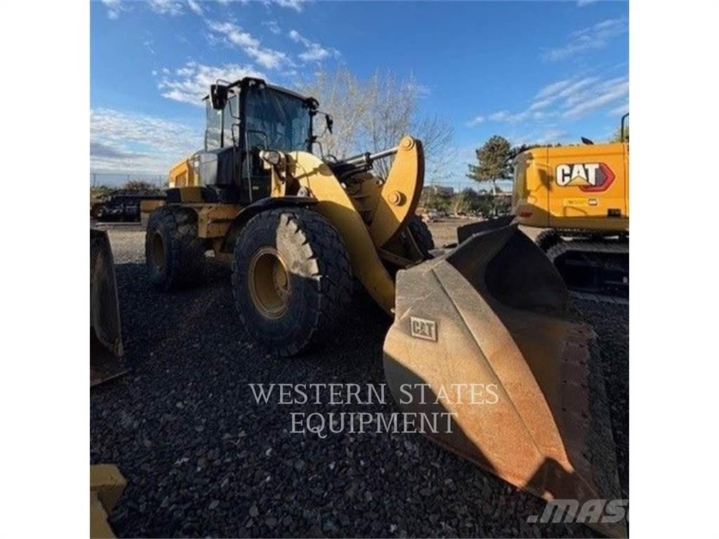 CAT 938M Kolesové nakladače