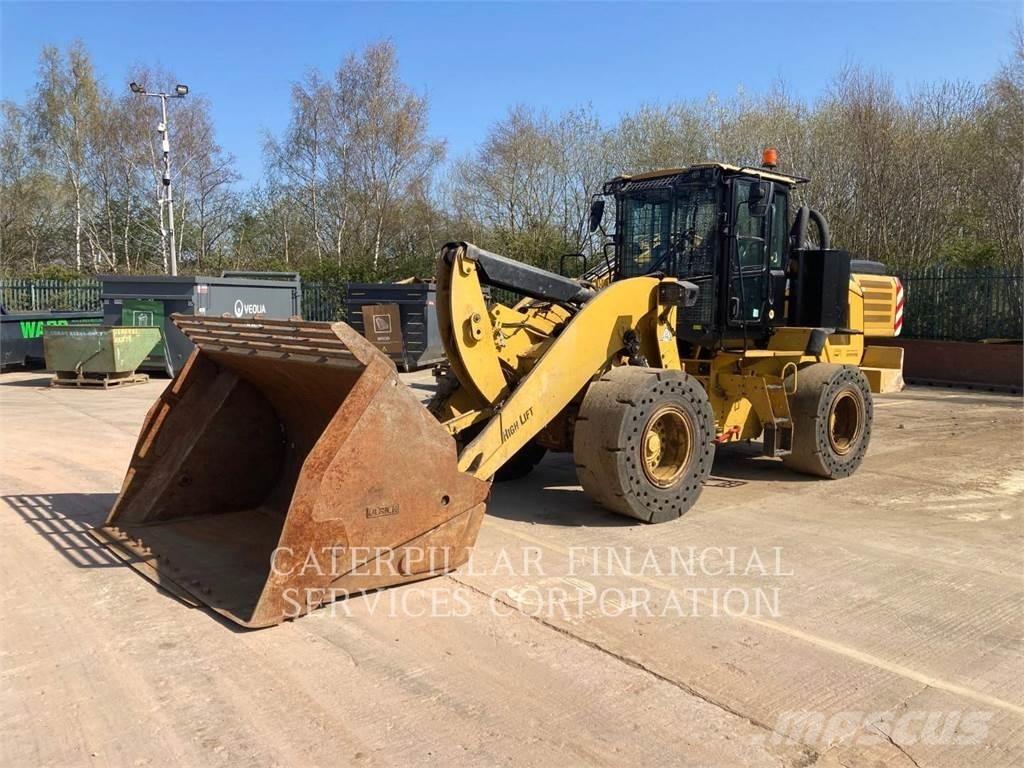 CAT 938M Kolesové nakladače