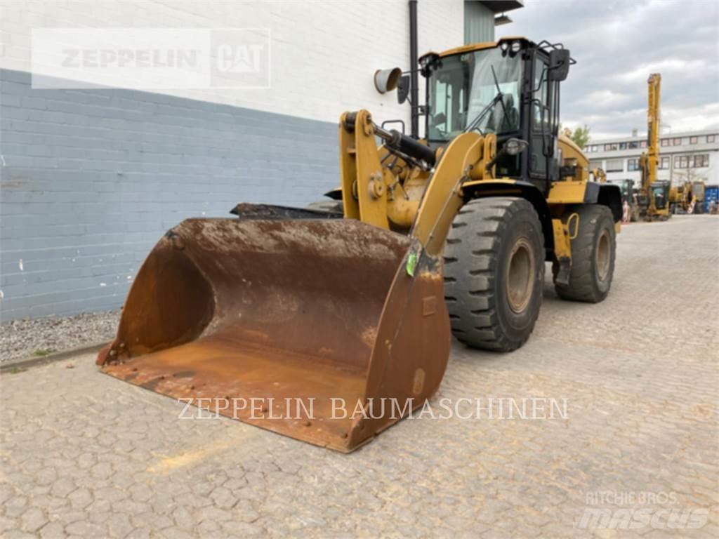 CAT 938M Kolesové nakladače