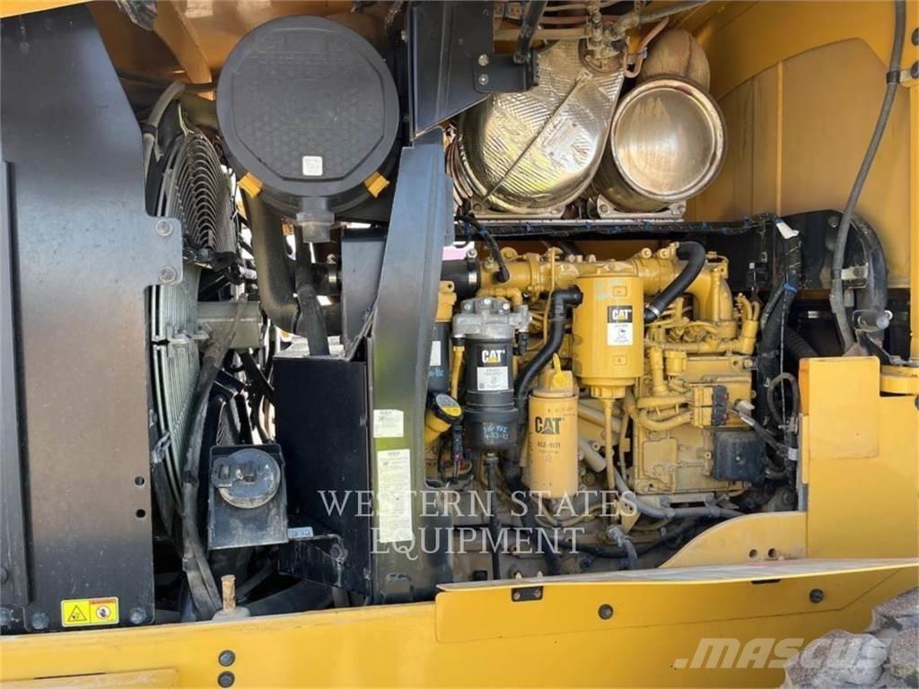 CAT 938M Kolesové nakladače