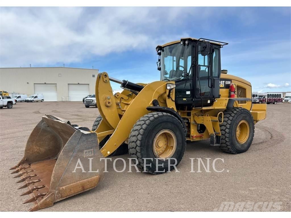 CAT 938M Kolesové nakladače