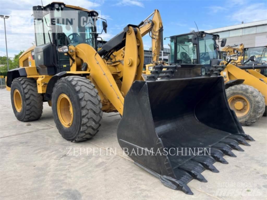 CAT 938M Kolesové nakladače