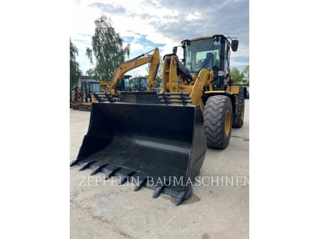 CAT 938M Kolesové nakladače