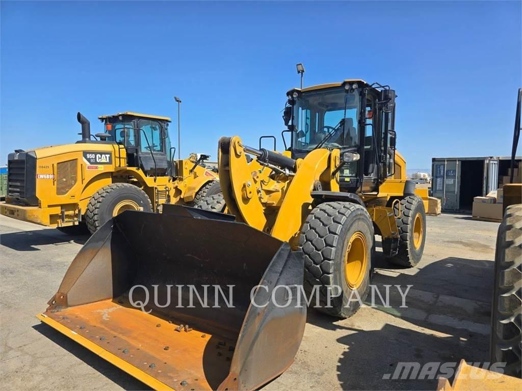 CAT 938M Kolesové nakladače