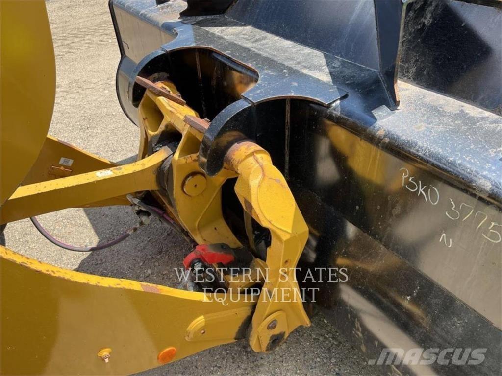 CAT 938M Kolesové nakladače