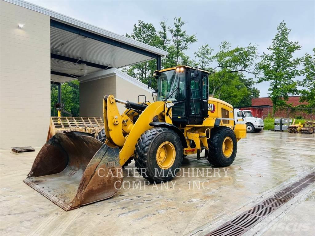 CAT 938M Kolesové nakladače