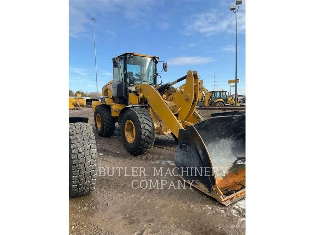 CAT 938M Kolesové nakladače