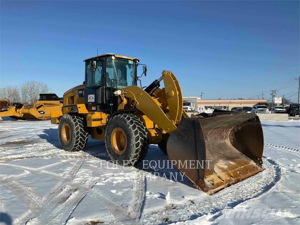 CAT 938M Kolesové nakladače