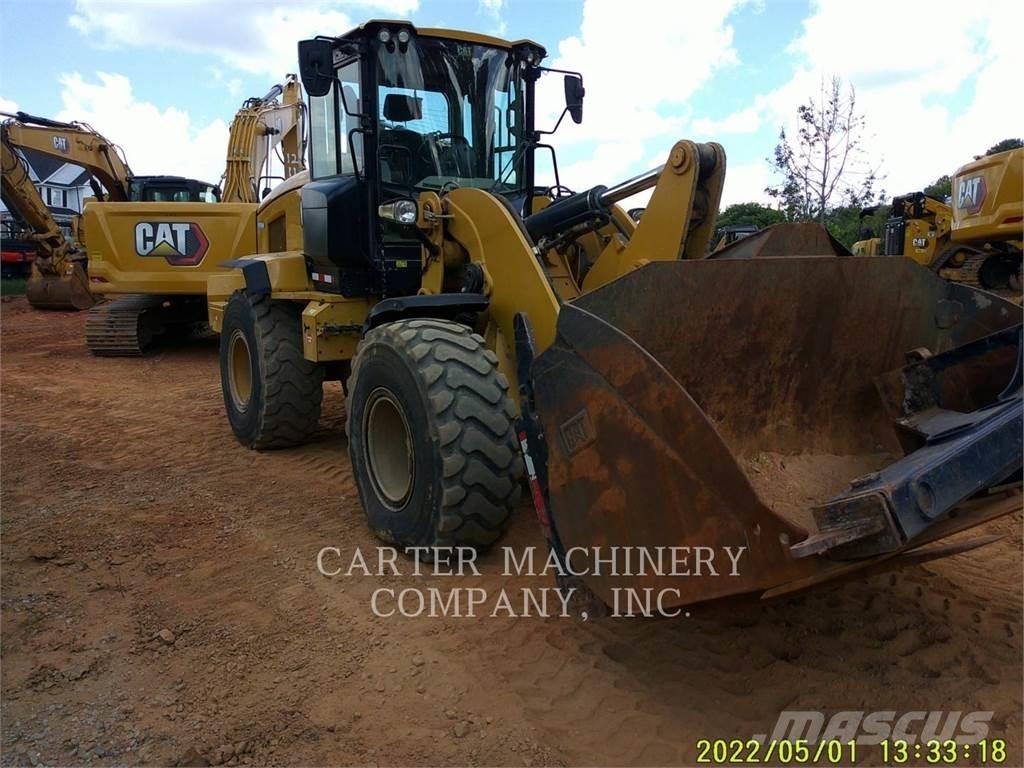 CAT 938M Kolesové nakladače