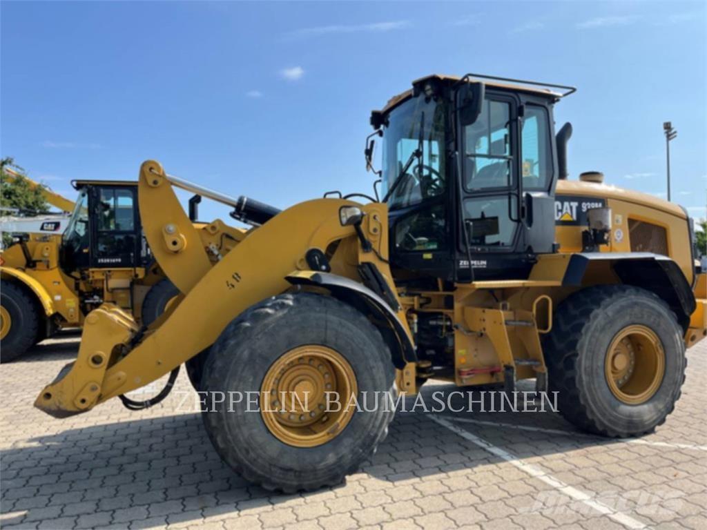 CAT 938M Kolesové nakladače
