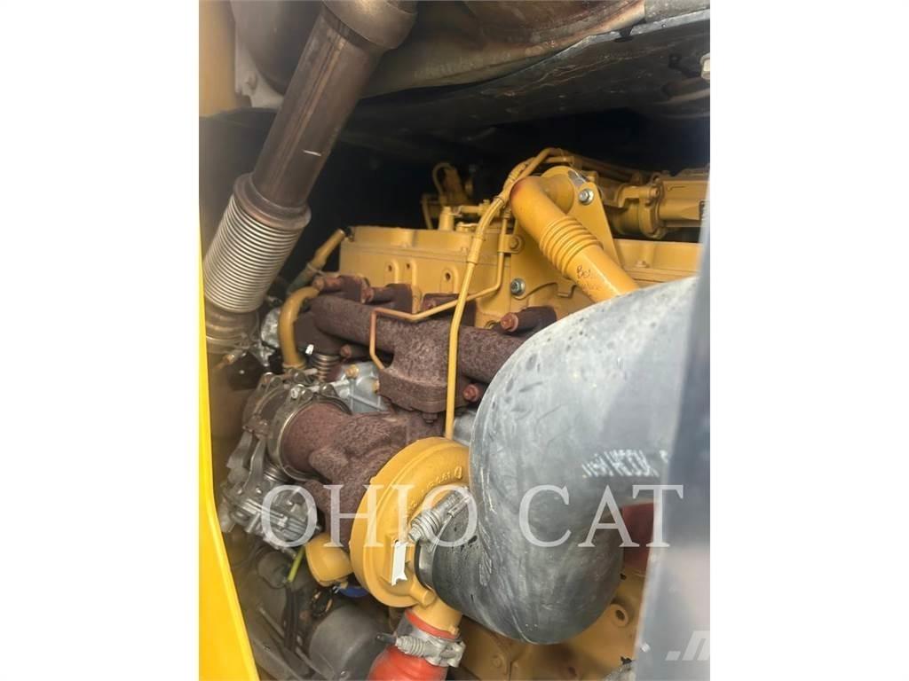 CAT 938M Kolesové nakladače