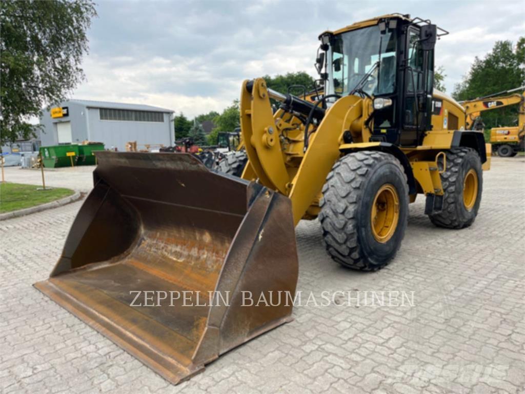 CAT 938M Kolesové nakladače