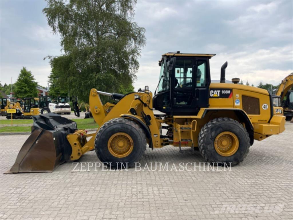 CAT 938M Kolesové nakladače