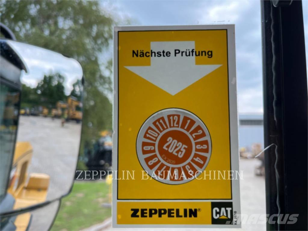CAT 938M Kolesové nakladače