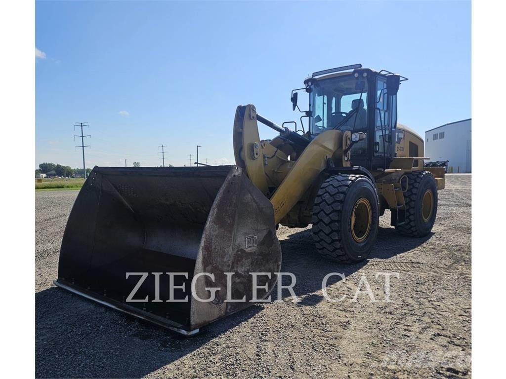 CAT 938M Kolesové nakladače