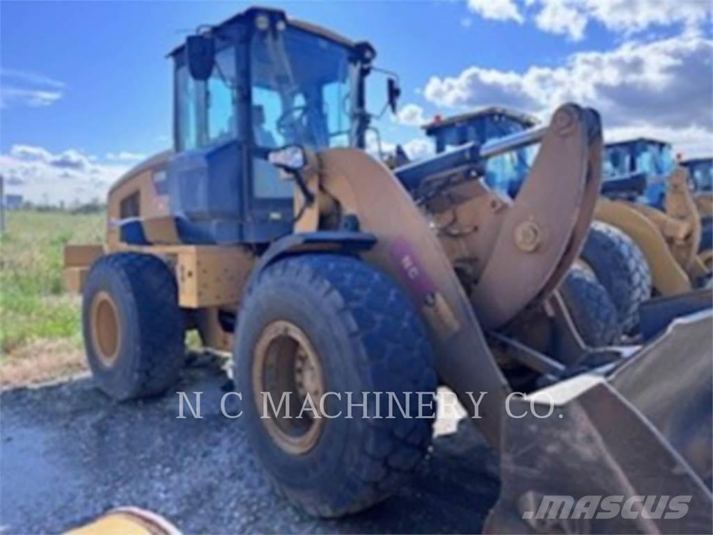 CAT 938M Kolesové nakladače