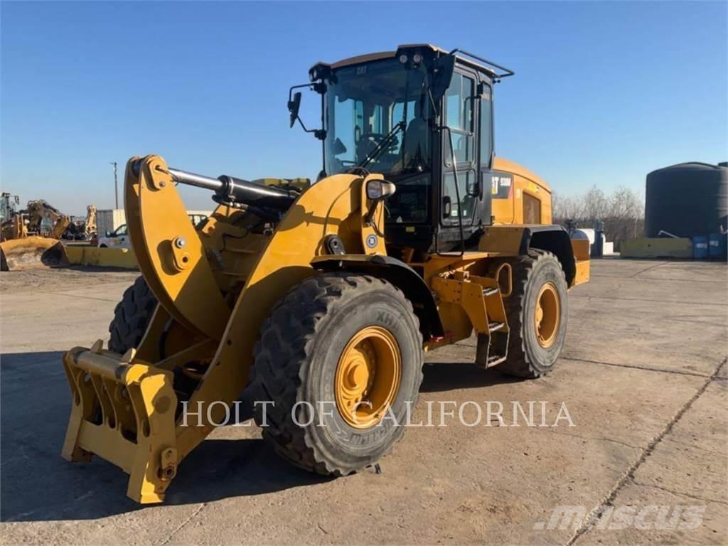 CAT 938M Kolesové nakladače