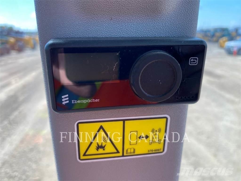 CAT 938M Kolesové nakladače