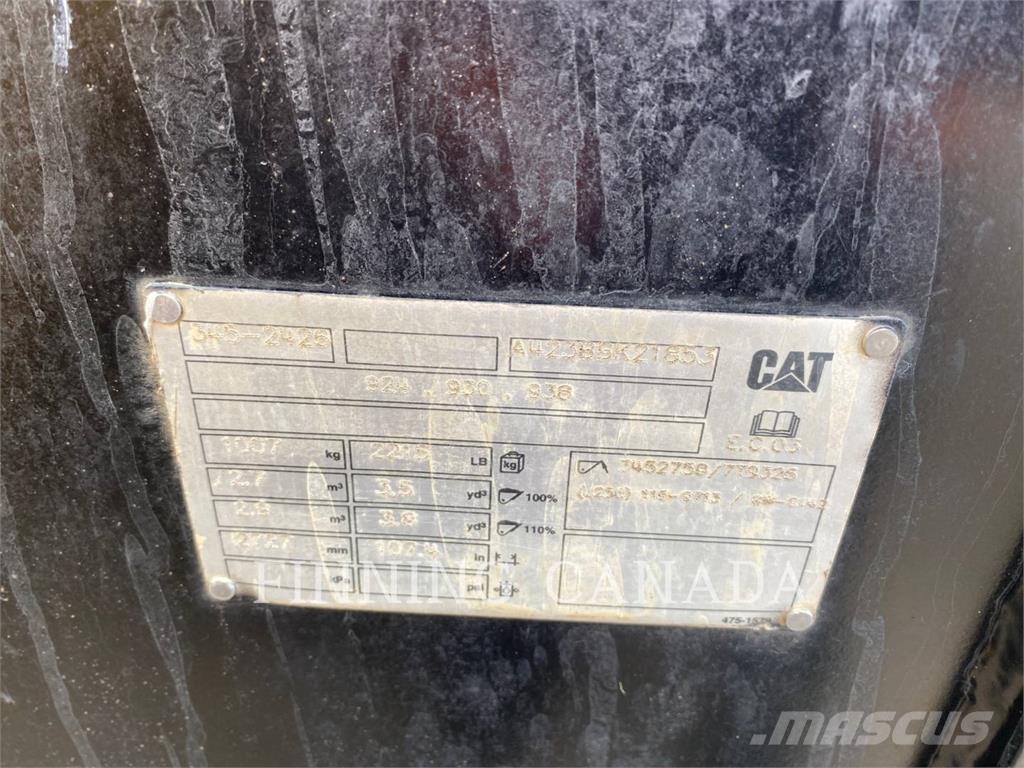 CAT 938M Kolesové nakladače