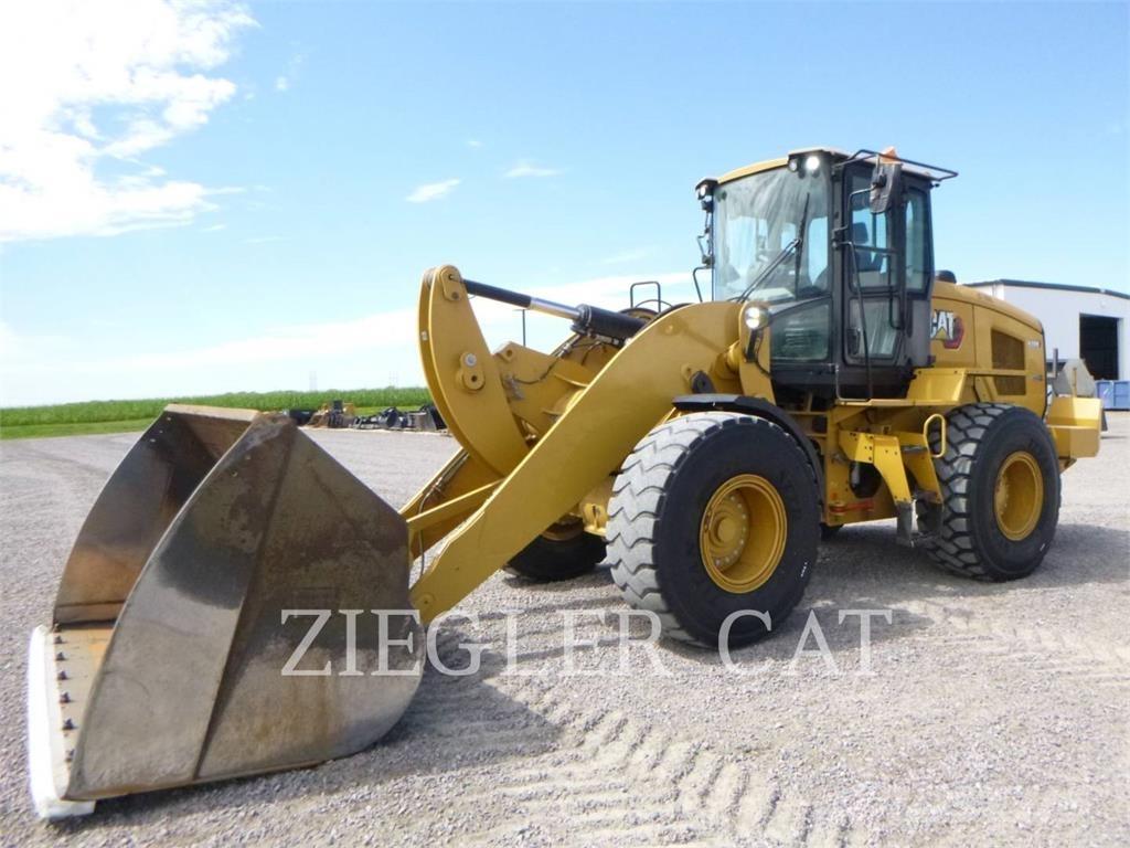 CAT 938M Kolesové nakladače