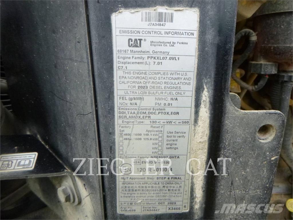 CAT 938M Kolesové nakladače
