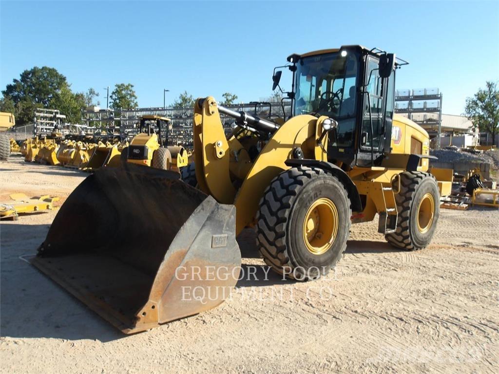 CAT 938M Kolesové nakladače