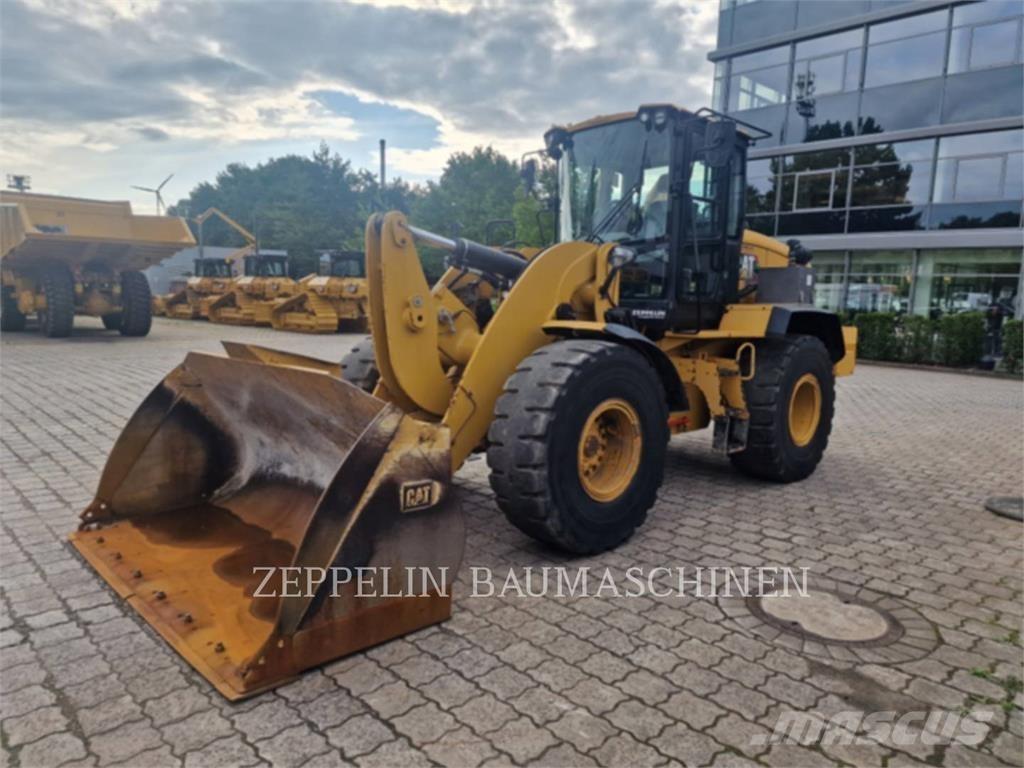 CAT 938M Kolesové nakladače