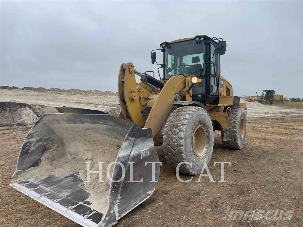 CAT 938M Kolesové nakladače