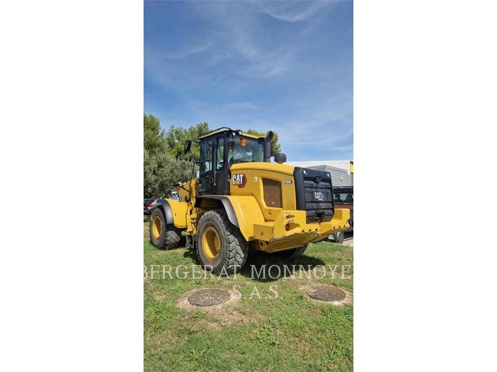 CAT 938M Kolesové nakladače