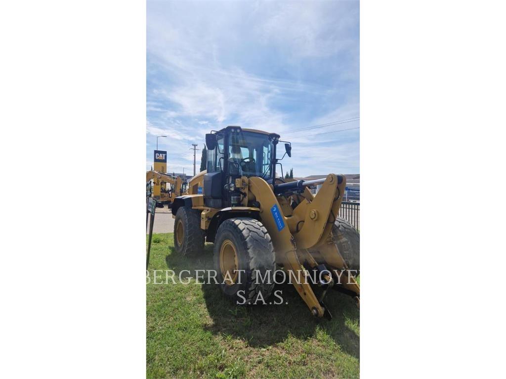 CAT 938M Kolesové nakladače