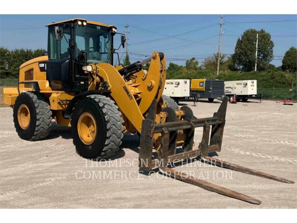 CAT 938M Kolesové nakladače