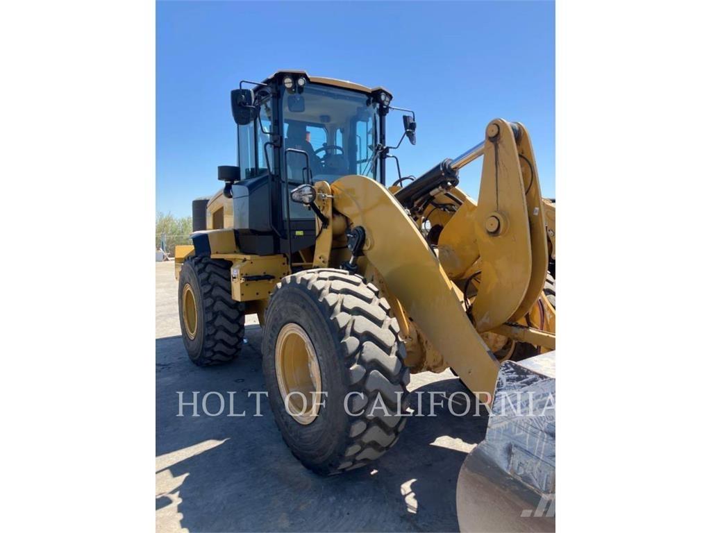 CAT 938M Kolesové nakladače