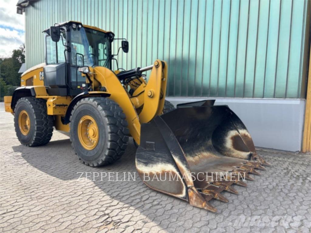 CAT 938M Kolesové nakladače