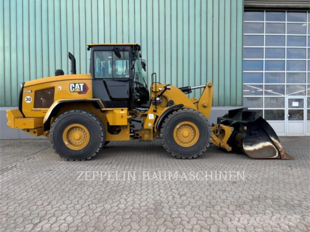 CAT 938M Kolesové nakladače