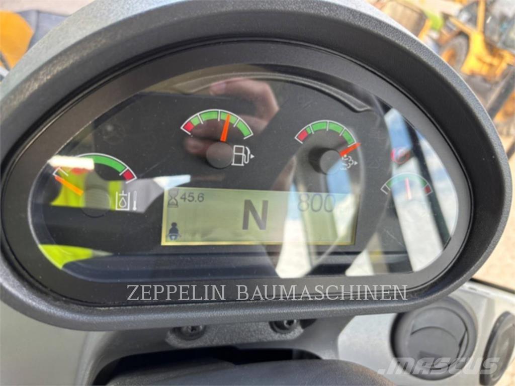 CAT 938M Kolesové nakladače