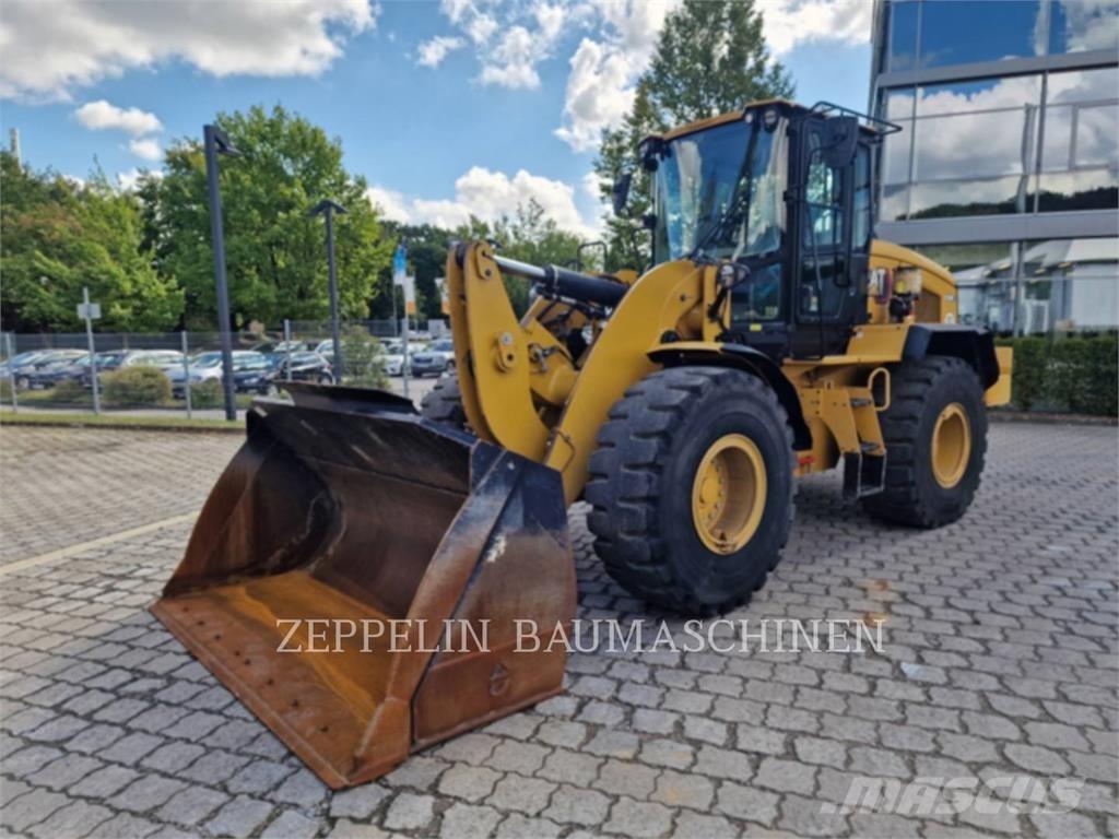CAT 938M Kolesové nakladače