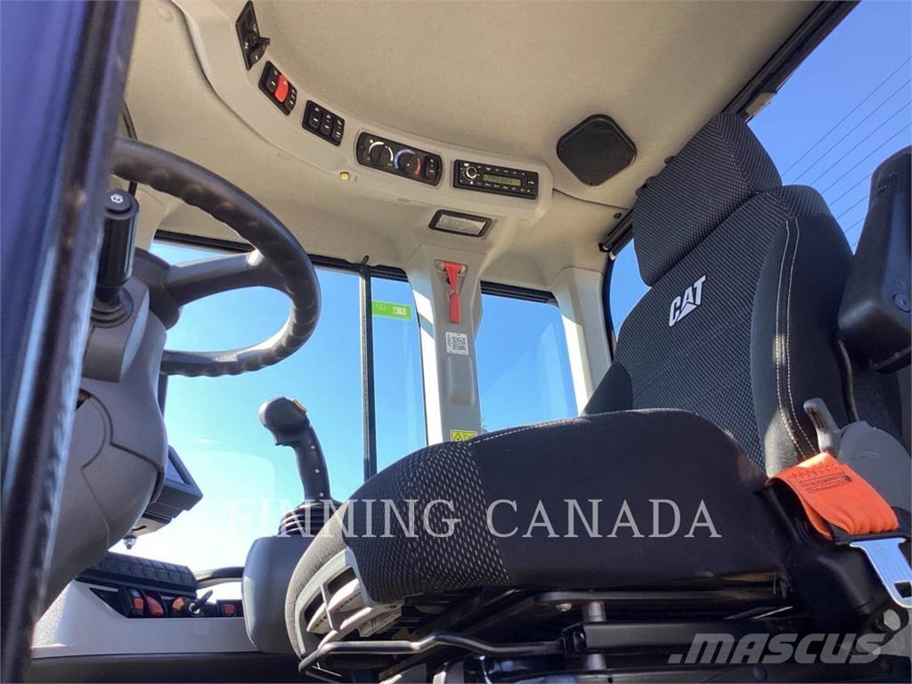 CAT 938M Kolesové nakladače