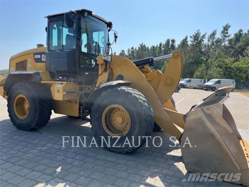 CAT 938M Kolesové nakladače