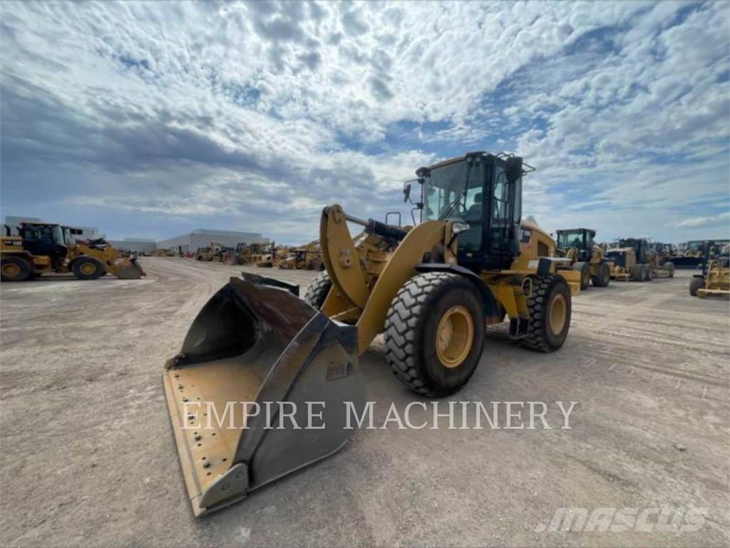 CAT 938M 3V FC Kolesové nakladače