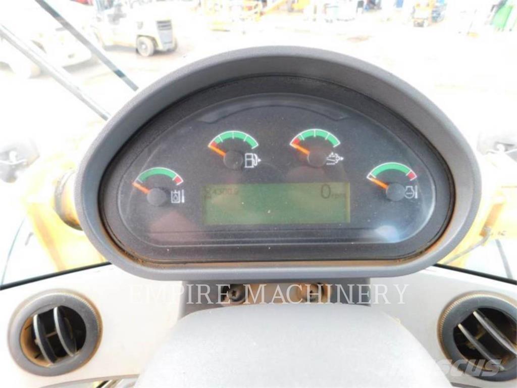 CAT 938M FC Kolesové nakladače