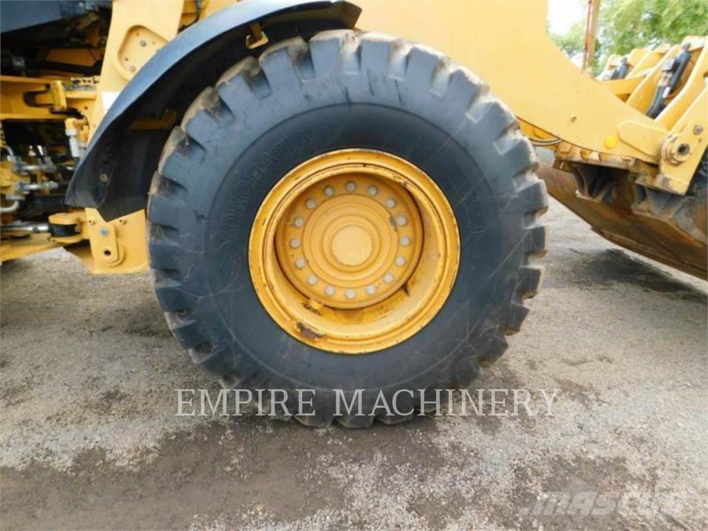 CAT 938M FC Kolesové nakladače