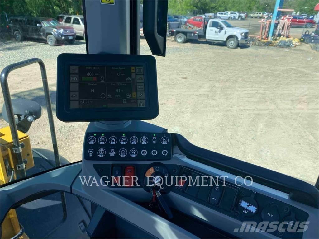 CAT 938M FC Kolesové nakladače