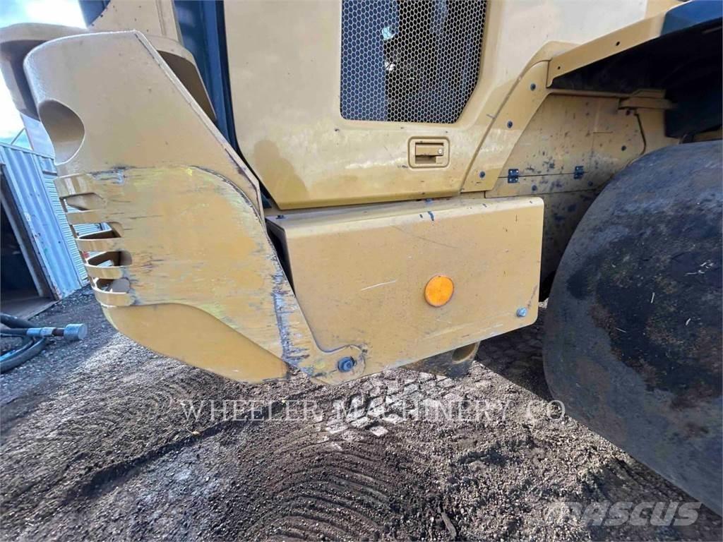 CAT 938M HL WS Kolesové nakladače