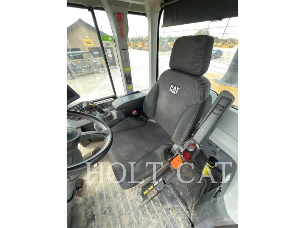 CAT 938M ISO Kolesové nakladače