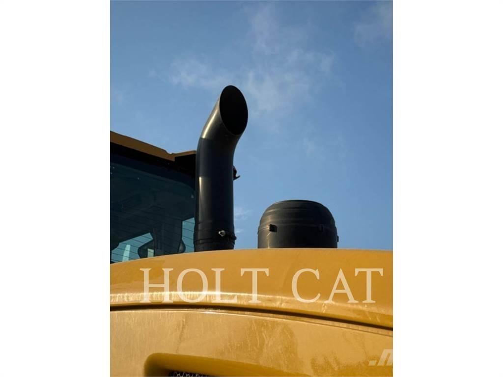 CAT 938M QC Kolesové nakladače