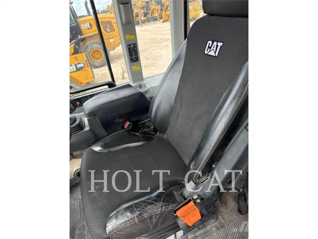 CAT 938M QC Kolesové nakladače