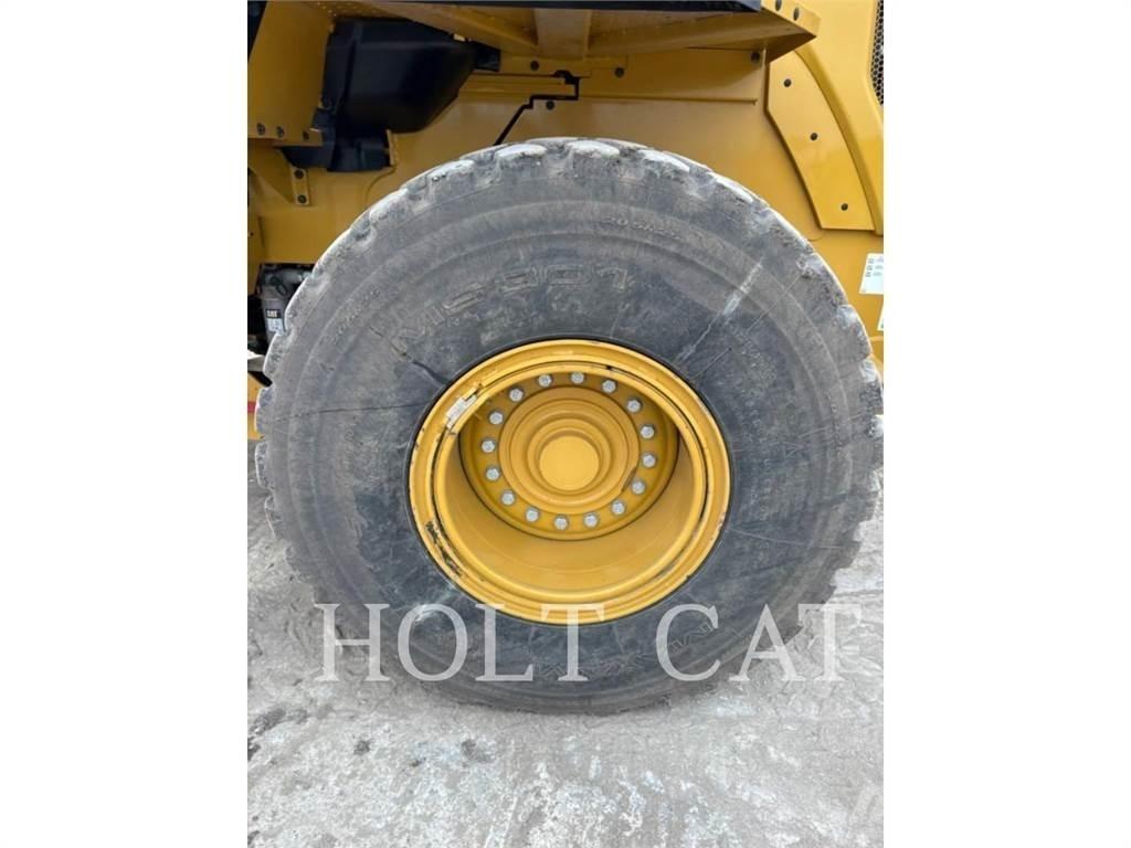 CAT 938M QC Kolesové nakladače