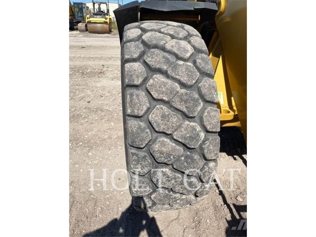 CAT 938M QC Kolesové nakladače